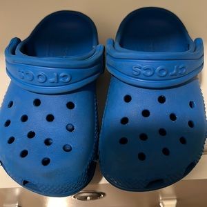 Kids crocs size 7